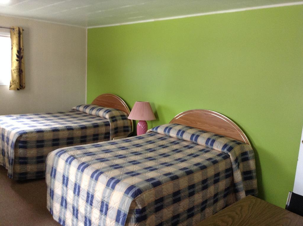 Penny'S Motel Thornbury Exterior photo