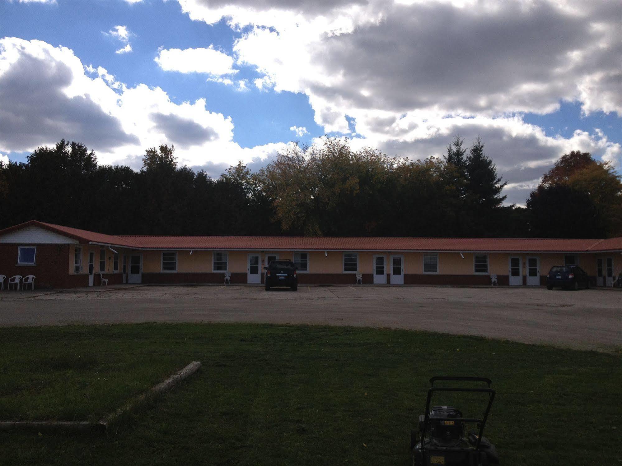 Penny'S Motel Thornbury Exterior photo